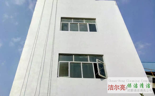 即將完工外墻修補(bǔ)翻新粉刷